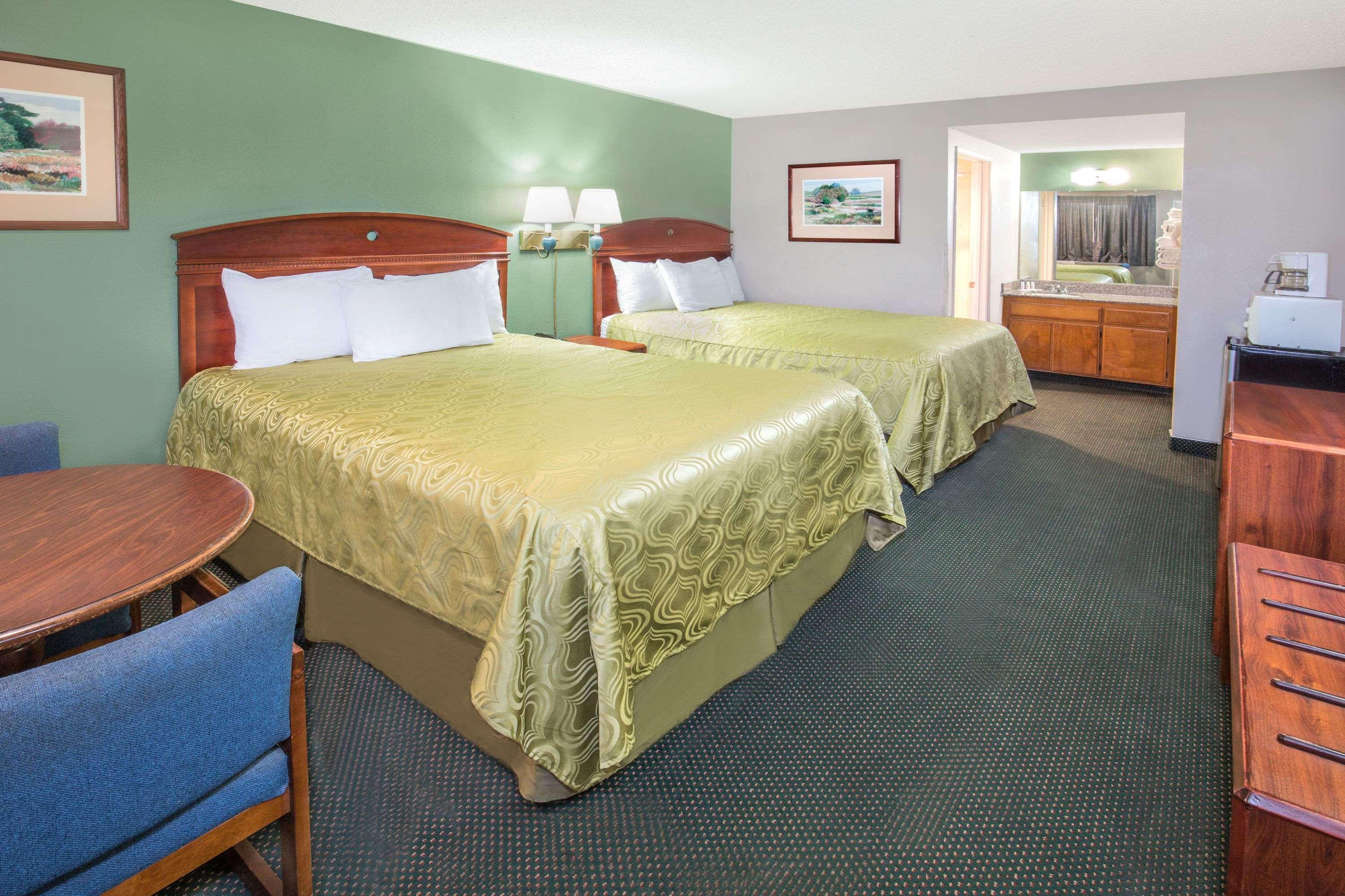 Days Inn By Wyndham Ontario Airport Exterior foto